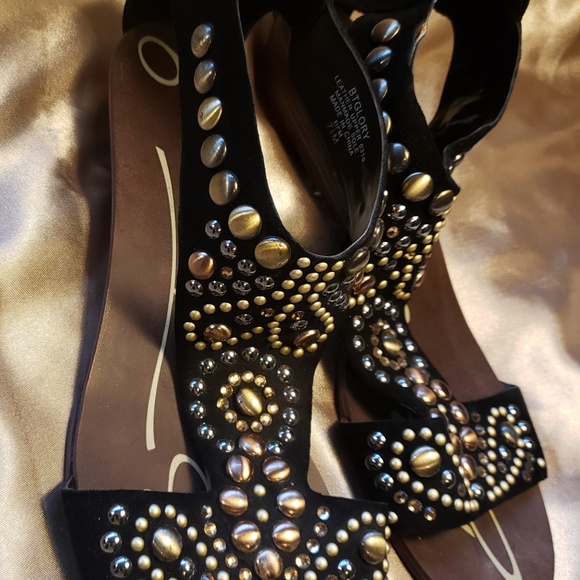 flats - Picture 2 of 2